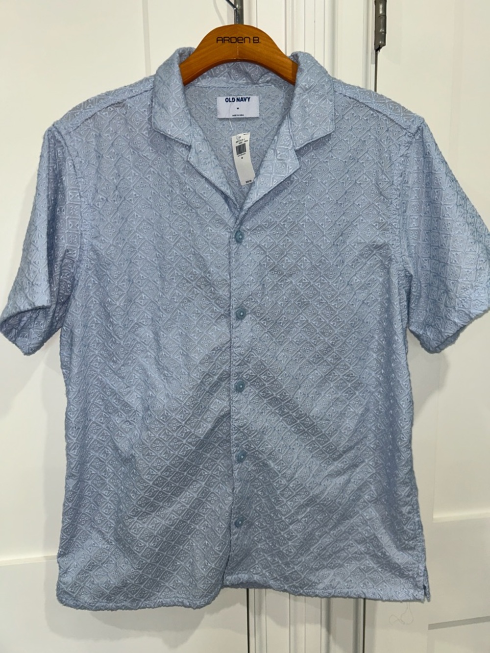 NWT Men’s Old Navy Pale Blue Eyelet Pattern Short-Sleeve Button-Down Shirt - M